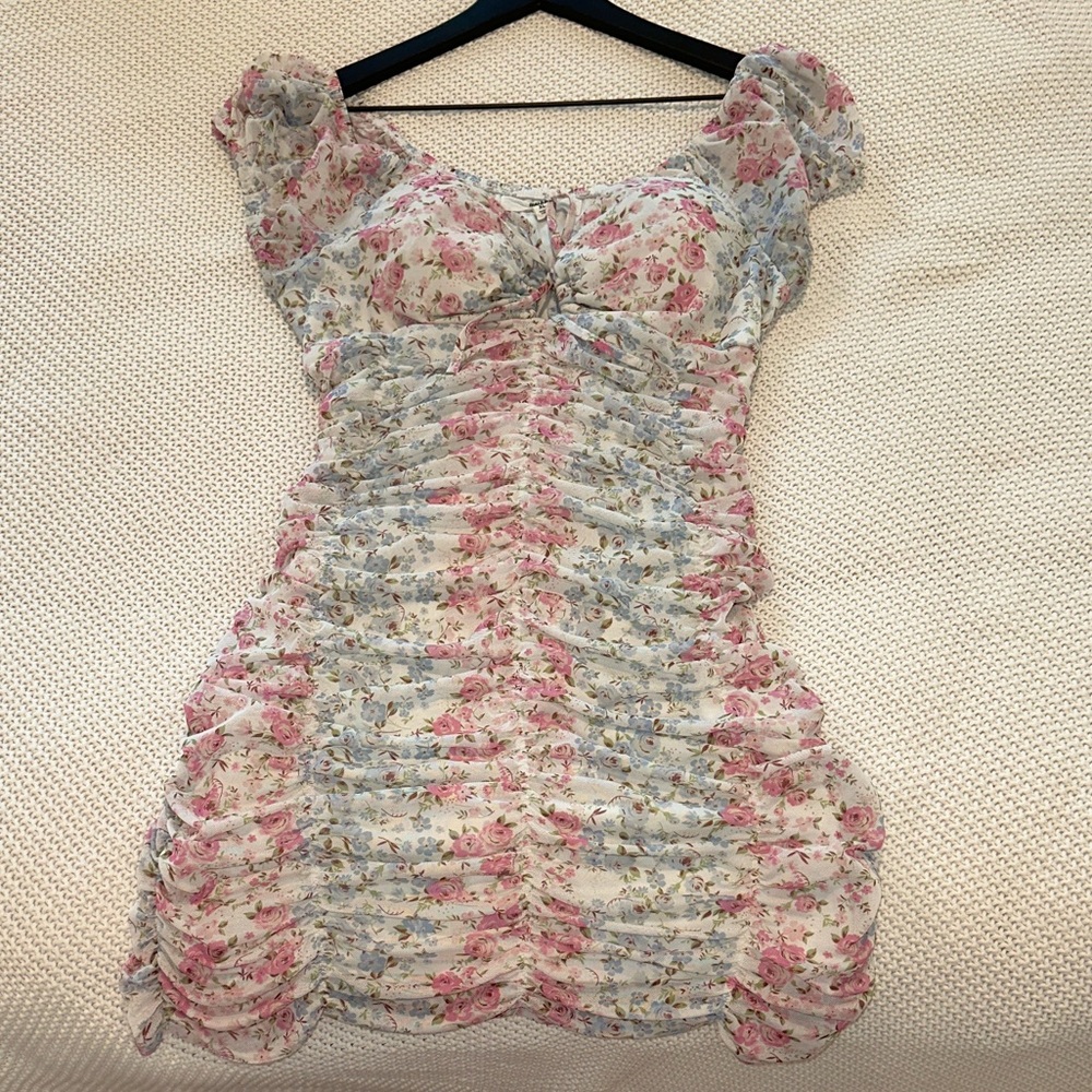 Chic Floral Cap Sleeve Mini Dress